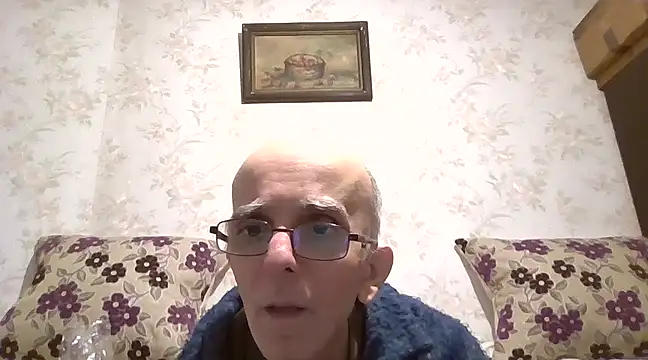 Snapshot of mariusica1@xh chatting on February 20, 2025, 1:03 am mariusica1xh online show from February 20, 2025, 1:03 am