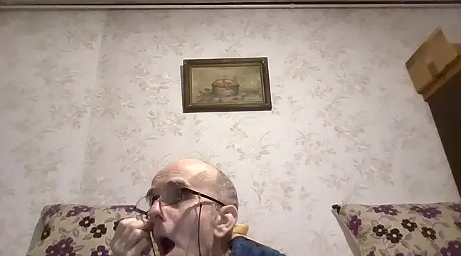 Snapshot of mariusica1@xh chatting on February 24, 2025, 6:04 pm mariusica1xh online show from February 24, 2025, 6:04 pm