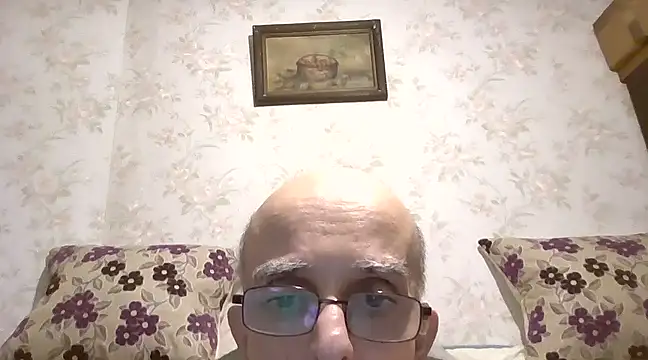 Snapshot of mariusica1@xh chatting on March 14, 2025, 12:43 am mariusica1xh online show from March 14, 2025, 12:43 am