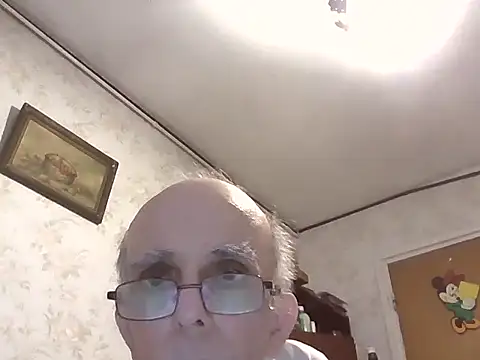 mariusica1xh online show from November 4, 2025, 5:17 am