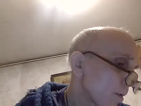 mariusica1xh online show from December 23, 2025, 1:36 am