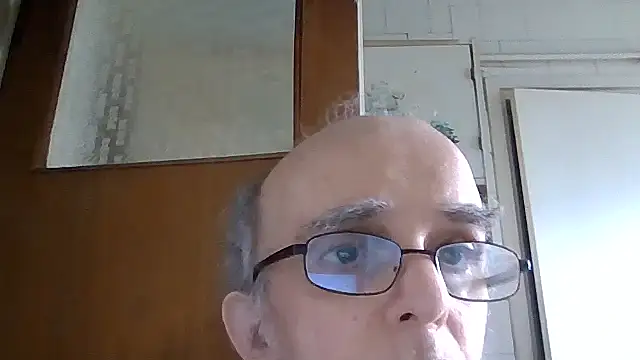 mariusica1xh online show from April 22, 2026, 10:17 am