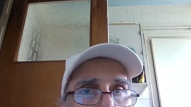mariusica1xh online show from May 28, 2026, 12:13 pm