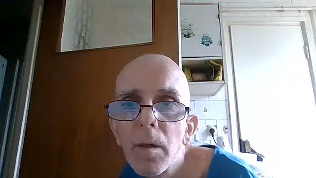 mariusica1xh online show from June 10, 2026, 2:05 pm