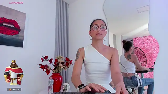 Angela donnato online show from December 30, 2024, 9:48 am
