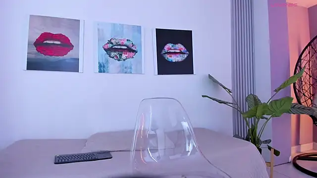 Angela donnato online show from October 31, 2025, 3:40 am