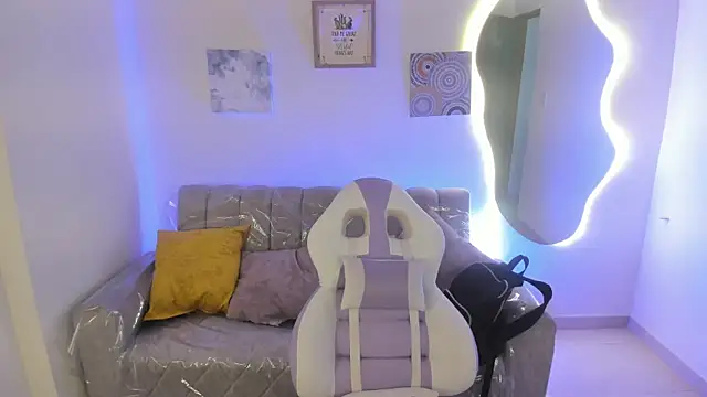 Charlotte cowell sub1  online show from October 8, 2025, 3:31 pm