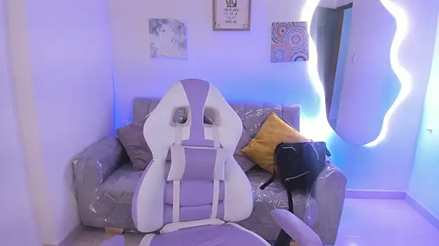 Charlotte cowell sub1  online show from January 13, 2026, 6:35 pm