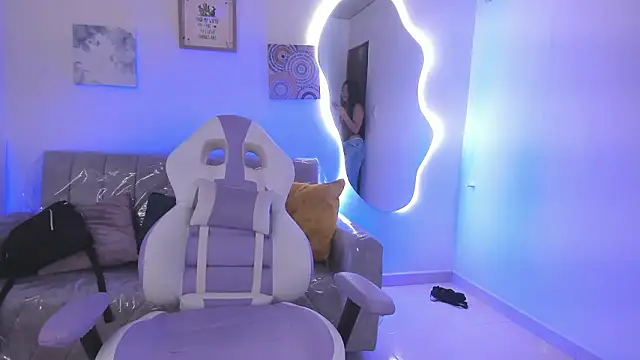 Charlotte cowell sub1  online show from January 16, 2026, 6:56 pm