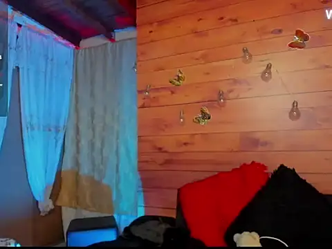 Snapshot of mykaelahoney chatting on October 23, 2025, 6:13 am mykaelahoney online show from October 23, 2025, 6:13 am