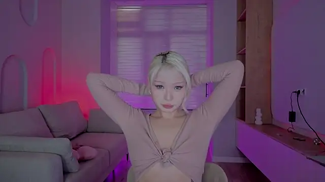 Snapshot of RileyMee chatting on September 20, 2025, 1:28 am RileyMee online show from September 20, 2025, 1:28 am