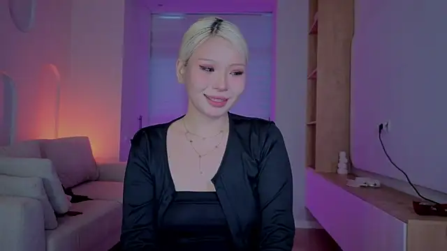 Snapshot of RileyMee chatting on September 27, 2025, 12:21 pm RileyMee online show from September 27, 2025, 12:21 pm