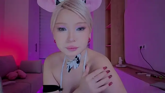 Snapshot of RileyMee chatting on November 1, 2025, 3:08 am RileyMee online show from November 1, 2025, 3:08 am