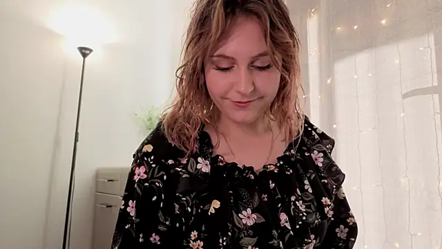 Snapshot of Diana_Flower chatting on September 28, 2025, 10:31 am Diana Flower online show from September 28, 2025, 10:31 am