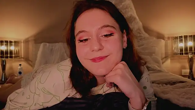 Snapshot of Diana_Flower chatting on October 30, 2025, 4:25 am Diana Flower online show from October 30, 2025, 4:25 am