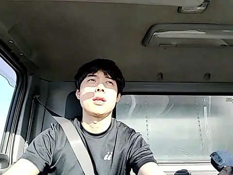 whitebriefboy online show from May 9, 2026, 9:53 pm