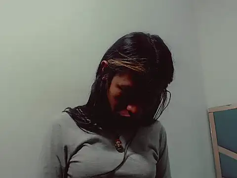 danna veryhot  online show from December 15, 2025, 7:40 pm