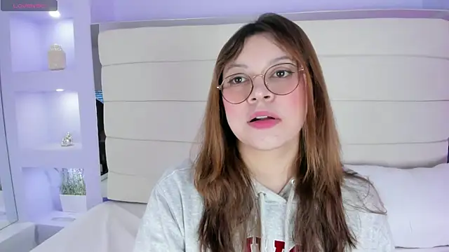 Lanna18 online show from February 19, 2025, 11:49 am