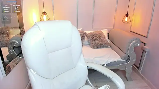 Lanna18 online show from March 8, 2025, 11:58 am