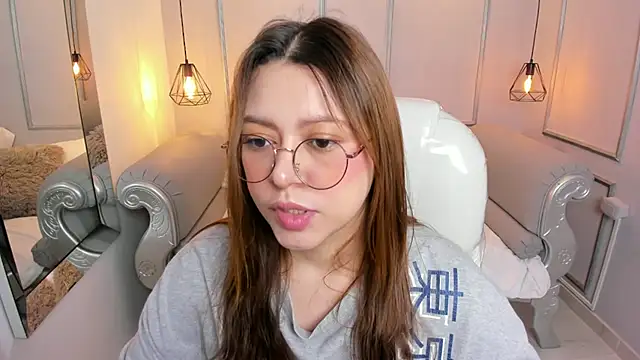 Lanna18 online show from March 10, 2025, 11:53 am