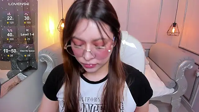 Lanna18 online show from September 16, 2025, 11:55 am