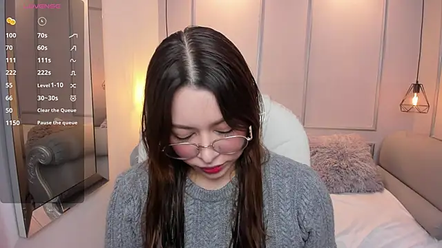 Lanna18 online show from October 10, 2025, 11:42 am