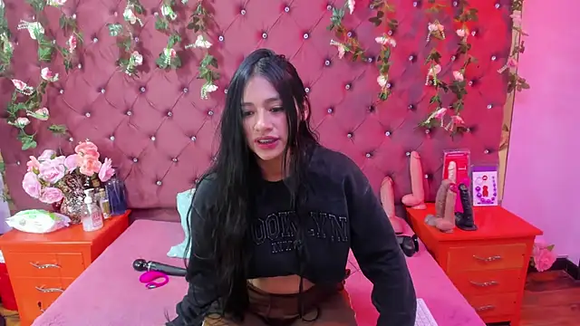 Snapshot of Mariana_Prin chatting on October 16, 2025, 2:45 am Mariana Prin online show from October 16, 2025, 2:45 am