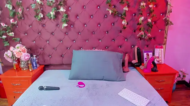 Snapshot of Mariana_Prin chatting on October 19, 2025, 2:45 am Mariana Prin online show from October 19, 2025, 2:45 am