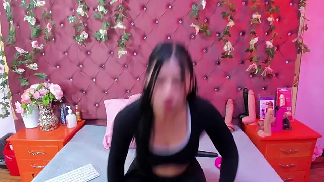 Snapshot of Mariana_Prin chatting on October 22, 2025, 2:23 am Mariana Prin online show from October 22, 2025, 2:23 am