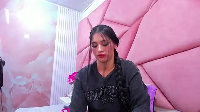Mariana Prin online show from May 8, 2026, 3:01 am