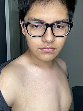 Snapshot of YouMikolins chatting on February 27, 2025, 11:48 pm YouMikolins online show from February 27, 2025, 11:48 pm