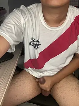 Snapshot of YouMikolins chatting on March 12, 2025, 12:10 am YouMikolins online show from March 12, 2025, 12:10 am