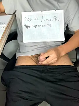 Snapshot of YouMikolins chatting on September 25, 2025, 11:08 pm YouMikolins online show from September 25, 2025, 11:08 pm