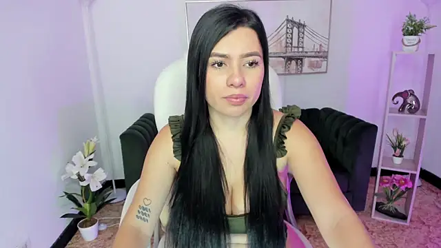 naomii campbell  online show from December 10, 2024, 1:00 pm