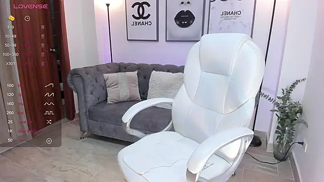 naomii campbell  online show from March 1, 2025, 12:45 pm