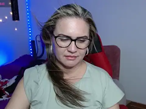 helenca43 online show from February 2, 2025, 8:57 am
