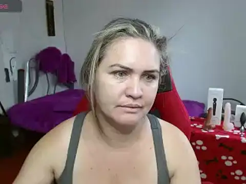 helenca43 online show from February 4, 2025, 11:49 am