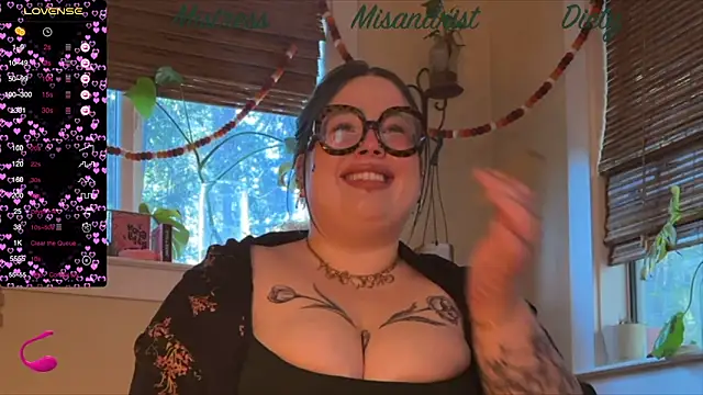 Snapshot of MissBika chatting on January 19, 2025, 11:53 pm MissBika online show from January 19, 2025, 11:53 pm