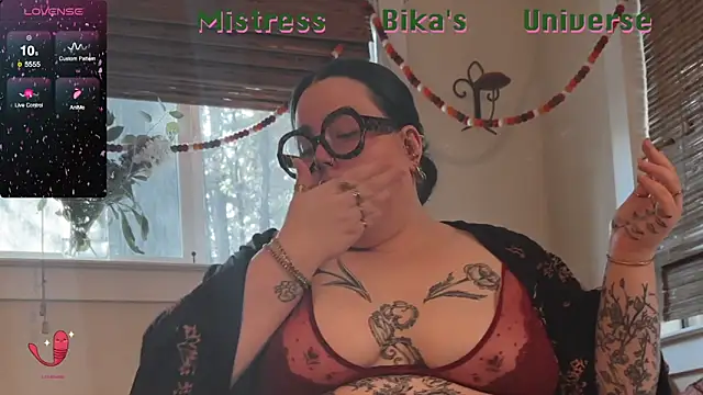 Snapshot of MissBika chatting on February 15, 2025, 10:31 pm MissBika online show from February 15, 2025, 10:31 pm