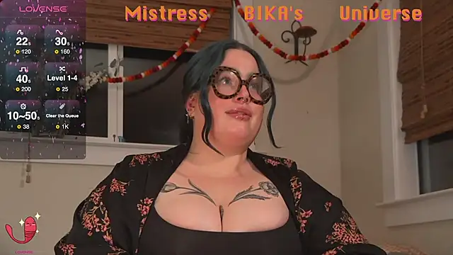 Snapshot of MissBika chatting on February 27, 2025, 5:34 am MissBika online show from February 27, 2025, 5:34 am