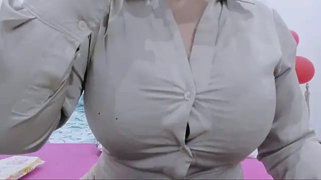 Snapshot of valeriasexxx chatting on July 7, 2026, 9:57 am valeriasexxx online show from July 7, 2026, 9:57 am