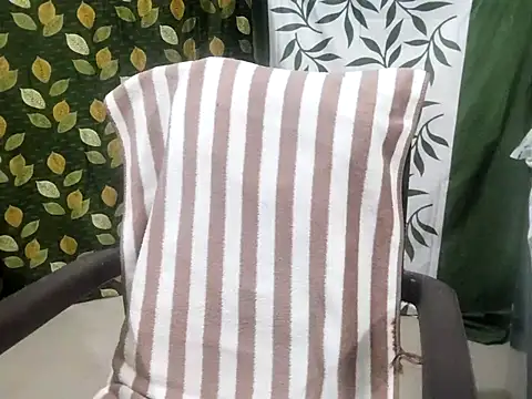 Snapshot of Aarvi_Arora chatting on February 6, 2025, 10:48 am Aarvi Arora online show from February 6, 2025, 10:48 am