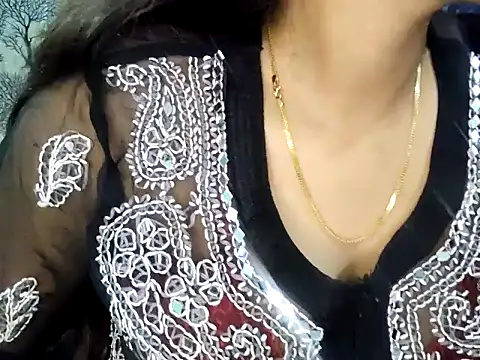 Snapshot of Aarvi_Arora chatting on January 12, 2026, 11:59 am Aarvi Arora online show from January 12, 2026, 11:59 am