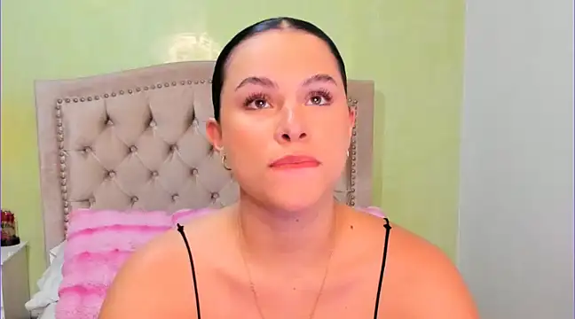 Snapshot of Luciluu20 chatting on January 8, 2025, 6:09 pm Luciluu20 online show from January 8, 2025, 6:09 pm