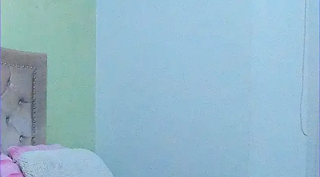 Snapshot of Luciluu20 chatting on January 24, 2025, 1:13 am Luciluu20 online show from January 24, 2025, 1:13 am