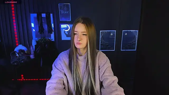 Snapshot of Lily_Moonlight chatting on December 30, 2024, 11:37 am Lily Moonlight online show from December 30, 2024, 11:37 am