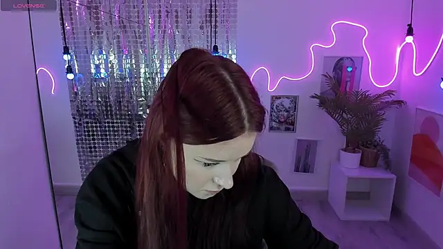 Snapshot of Lily_Moonlight chatting on September 21, 2025, 7:10 am Lily Moonlight online show from September 21, 2025, 7:10 am