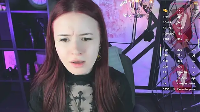 Lily Moonlight online show from May 10, 2026, 2:44 pm