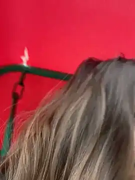 Strawberryyyyik online show from October 5, 2025, 7:07 am