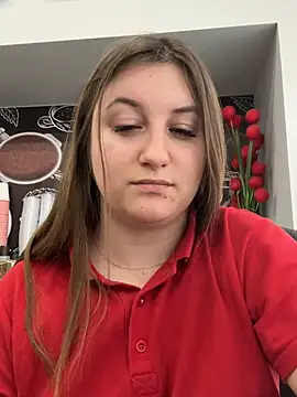 Strawberryyyyik online show from February 15, 2026, 7:27 am